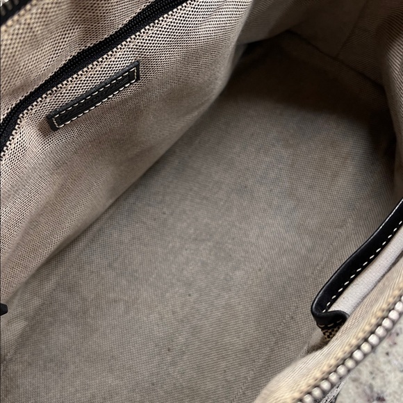 Dooney & Bourke Donegal Crest Domed Satchel in Black EUC - Picture 15 of 15